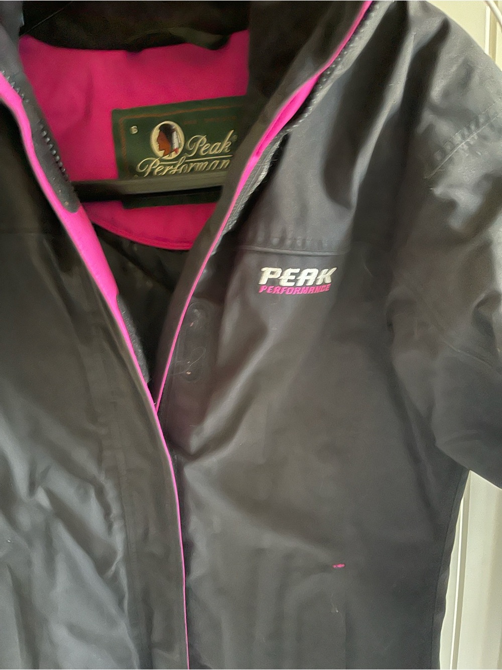 Peak Performance gore-tex Jacket, Small ❄️ - Picture 2 of 4